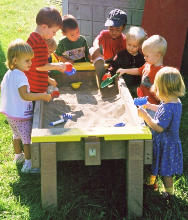 7 Comfortable Kids Tables For Playing With Sand | Kidsoman