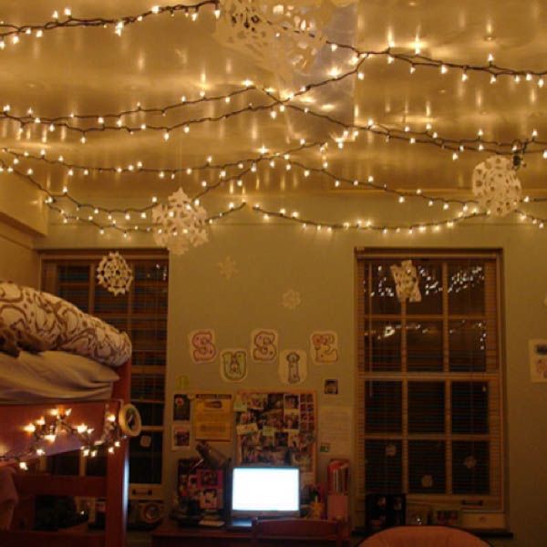 11 Unexpected Ways to Decorate Your Dorm With Holiday Lights .
