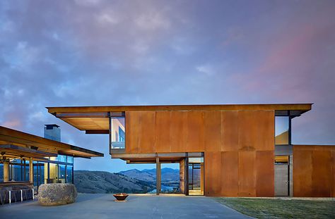 Tom Kundig's gorgeous Corten-clad Studhorse home is modeled after .