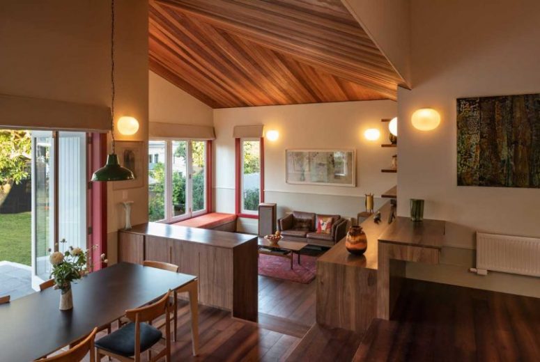 Auckland's Split House With Modern Interiors - DigsDi