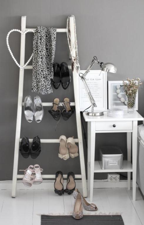 Stylish Grey Girl Bedroom Design With A Shoes Ladder - DigsDi