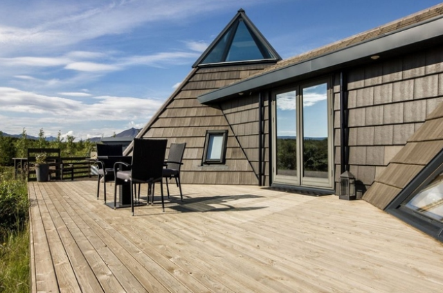 Sustainable And Airy Pyramid Cottage In Iceland - DigsDi