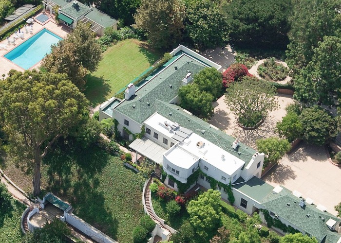 Take a look at Taylor Swift's stunning $81m property portfolio .