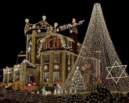Top 10 Biggest Outdoor Christmas Lights House Decorations .