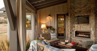 Traditional Style Veranda Design With Vintage Furniture - DigsDi
