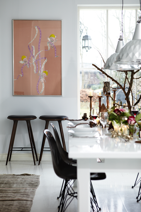 House tour: white and Christmassy Danish home - Decorator's Notebo