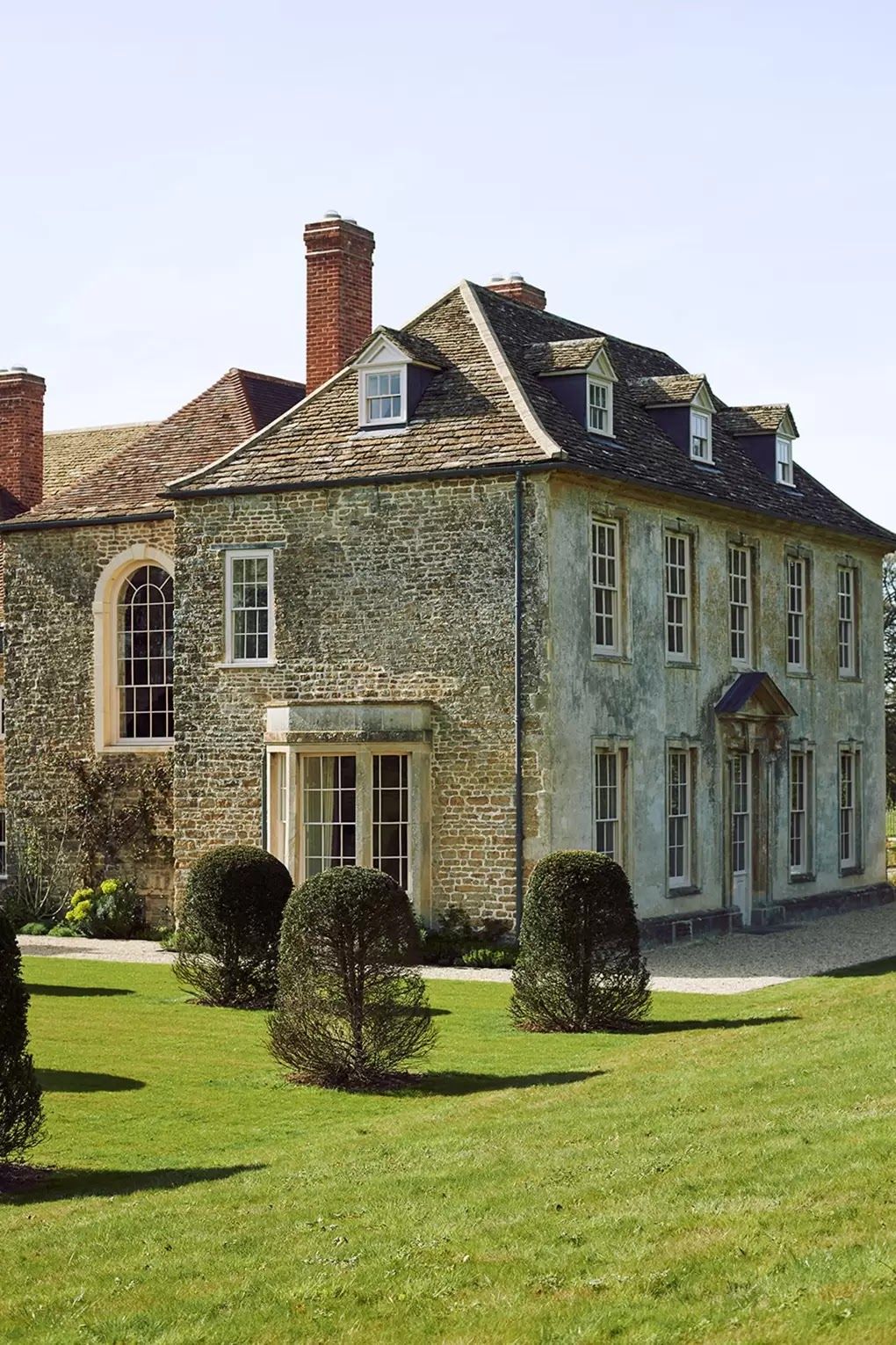 1900 S English Countryside House Charming rural retreat in the idyllic English countryside of yesteryear