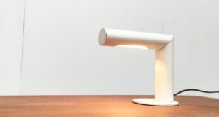 Aligned Lamp With Rotation