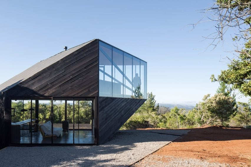 Angular Forest Cabin Rustic Retreat in the Woods: A Cozy Cabin Hideaway