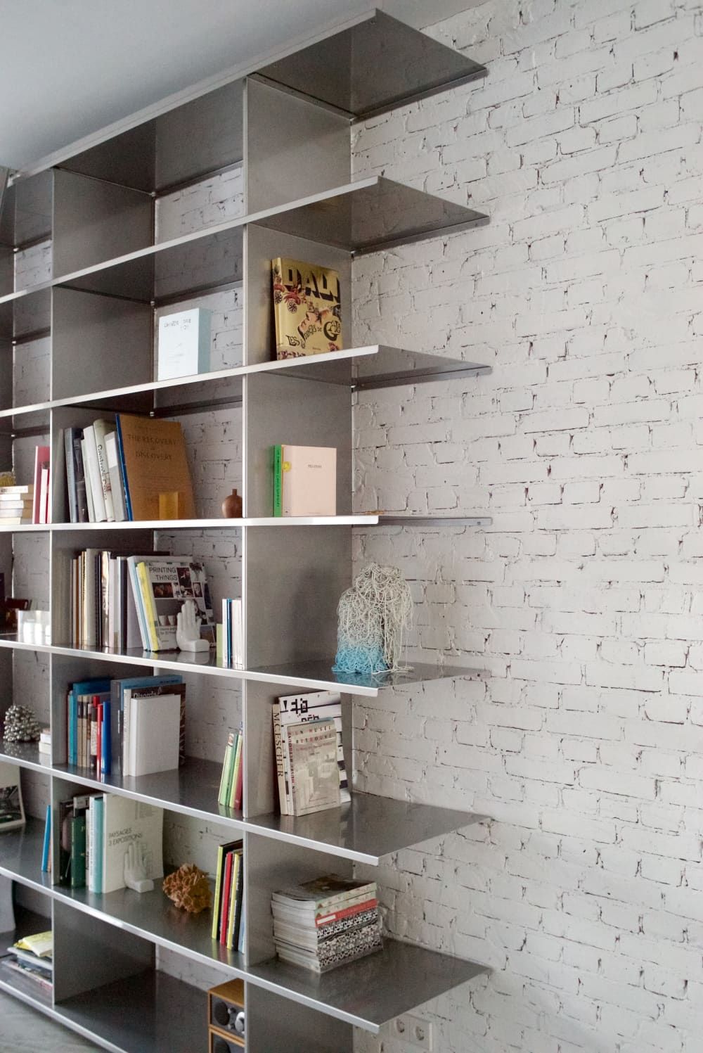 Benefits of Modular Shelving System for Customizing Your Space