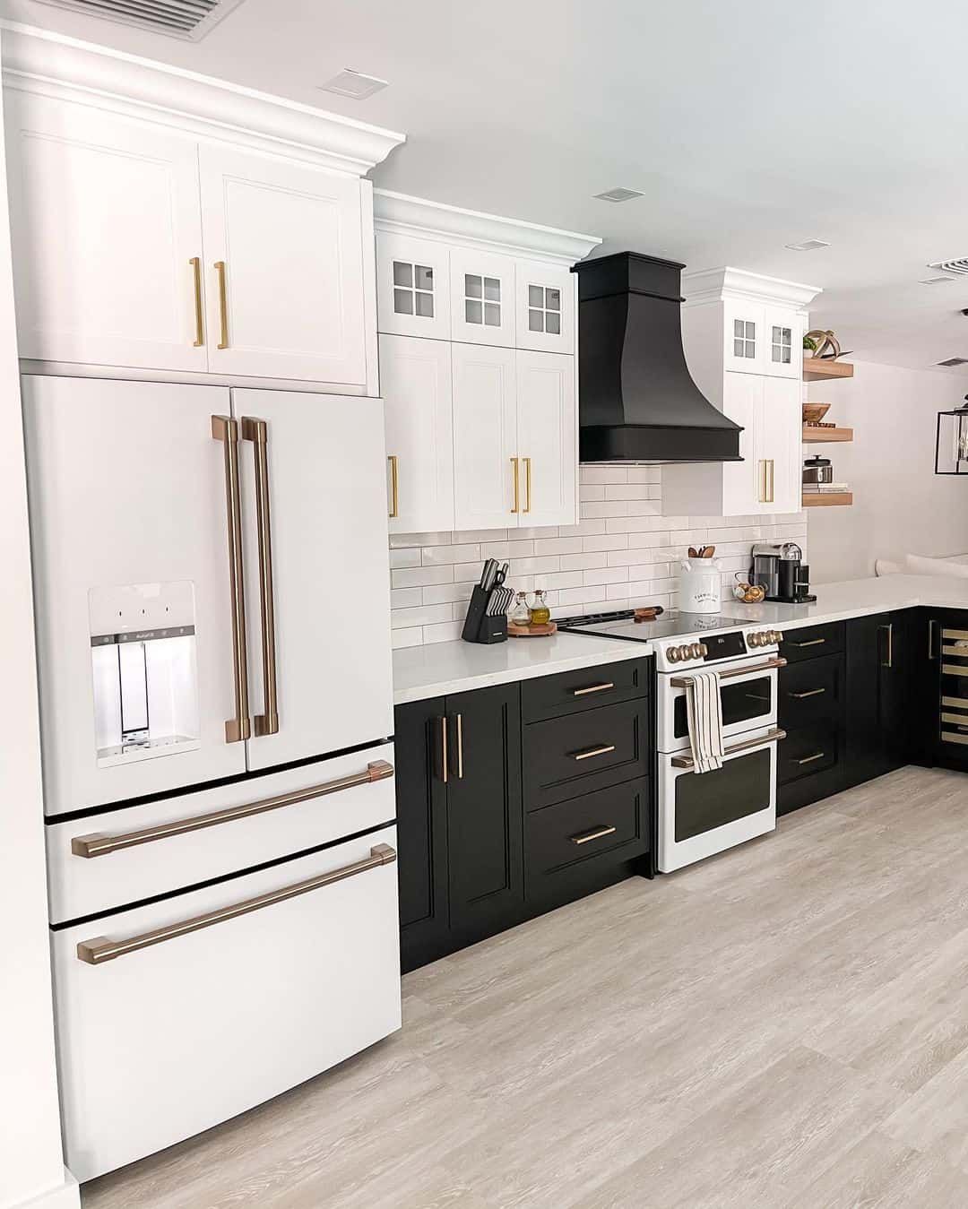 Black And White Kitchen Design Stylish Monochromatic Kitchen Decor Ideas
