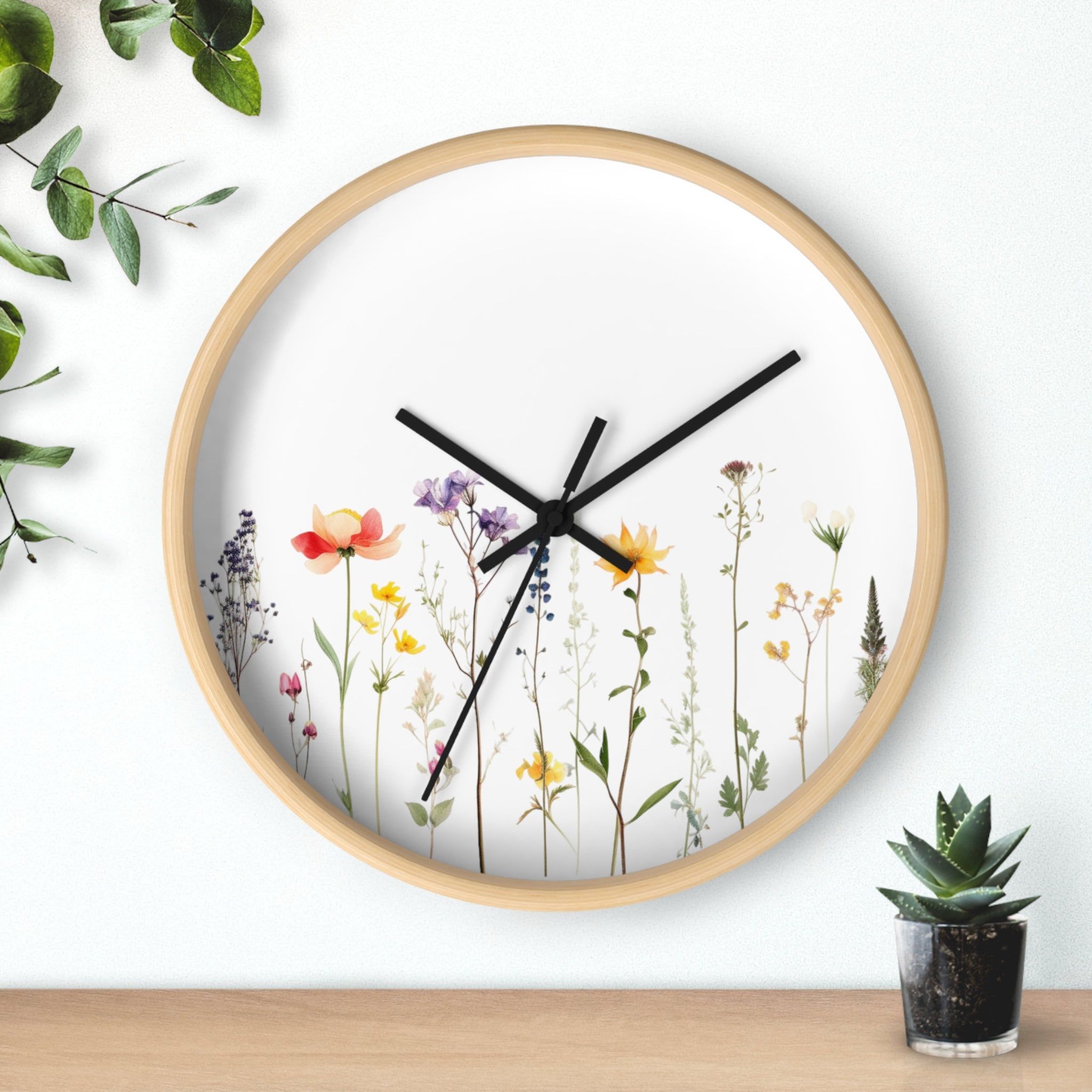 Botanical Inspired Clock Timepiece with Nature-Inspired Design