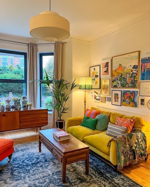 Bright Living Room Design Tips
