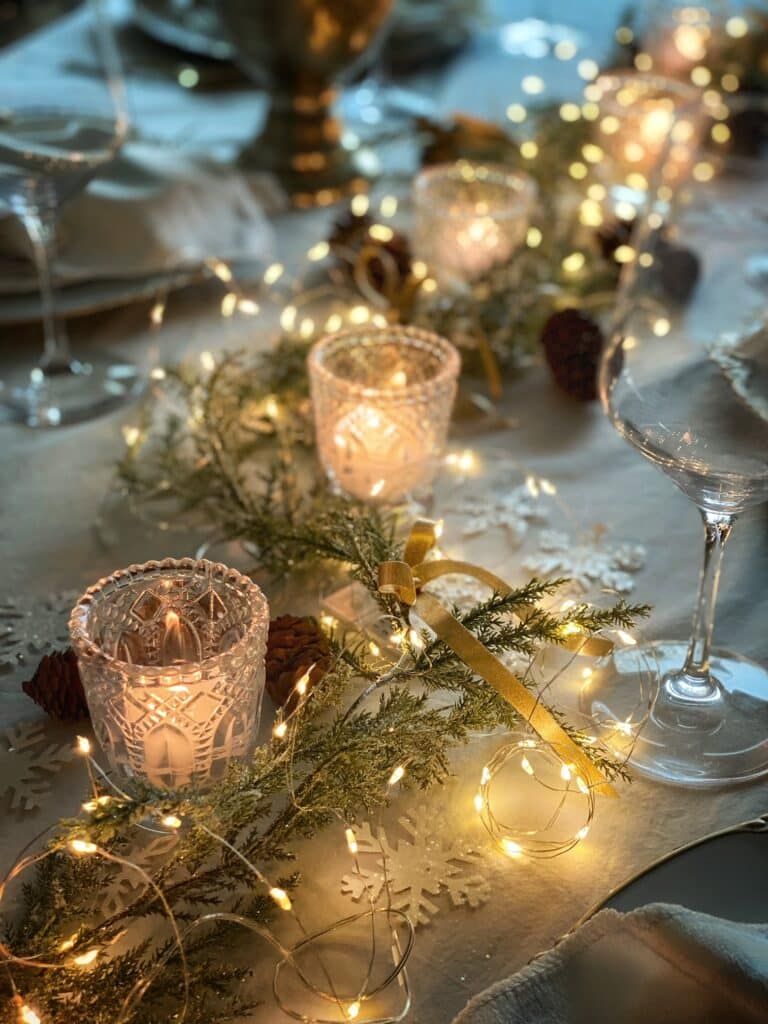 Christmas Table Decorating Creative Ways to Spruce Up Your Holiday Table