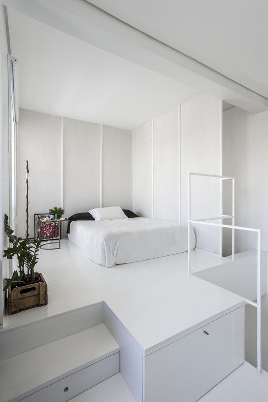 Contemporary White Duplex Stunning Modern Duplex Design with White Accents