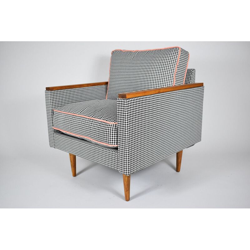 Decube Armchair Elegant and Comfortable Seating Option for Your Home