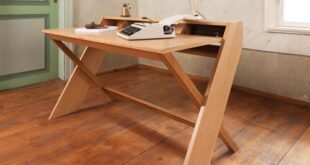 Elegant Listy Desk