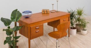 Elegant Listy Desk