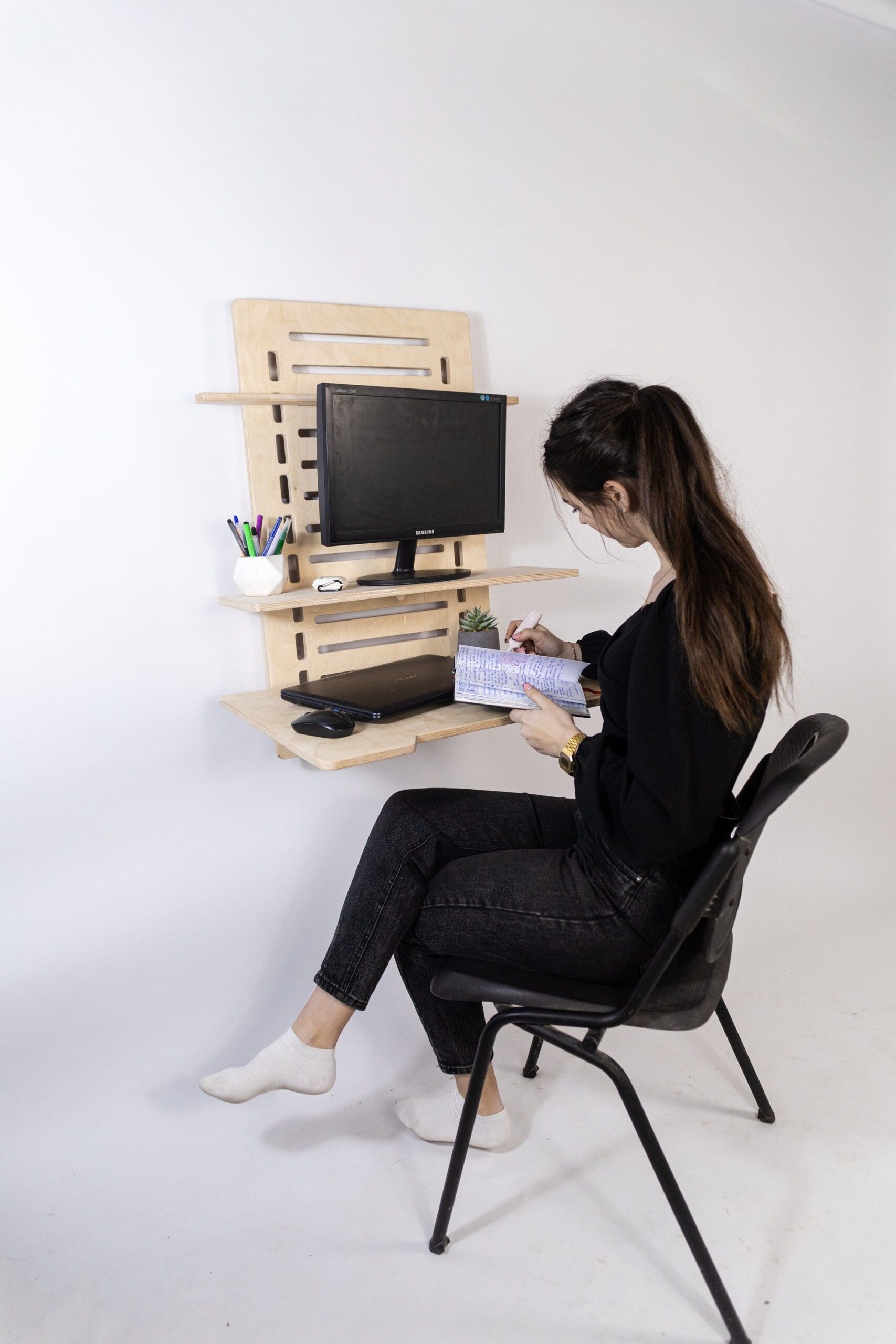 Hideaway Wall Mounted Desk Create Your Own Space-Saving Workstation with This Innovative Wall Mounted Desk