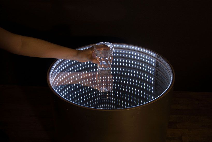 Infinitum Table With A Led Discover the Stunning LED Illuminated Table for a Modern Touch