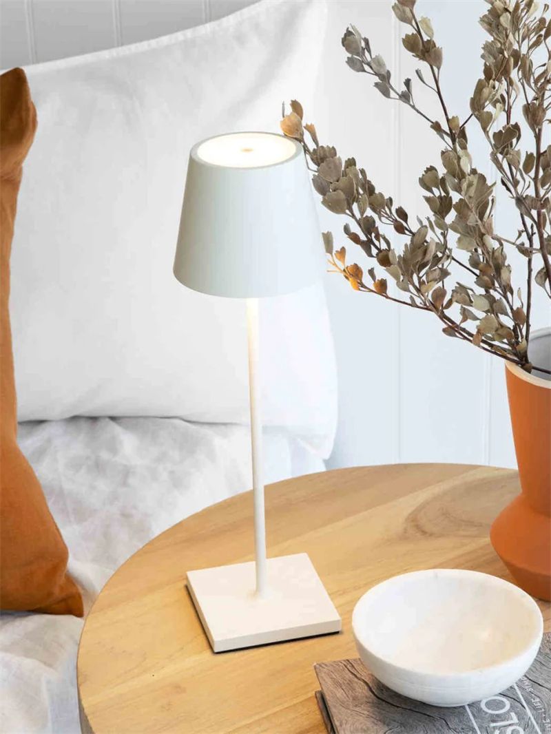 Minimalist Table Lamp Sleek and Modern Lamp for Simplistic Decor