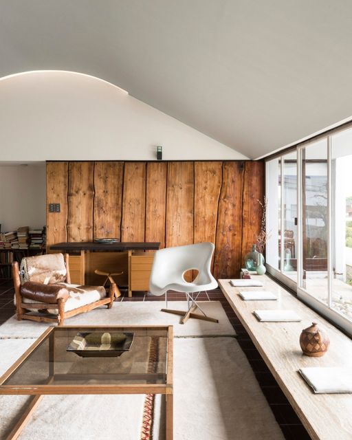 Modern Penthouse Wood Luxurious Wood-Adorned Top-Floor Residency