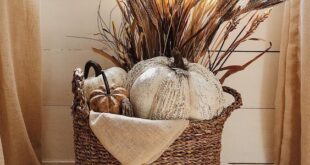 Pretty Autumn Porch Decor