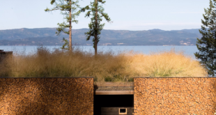 Roof Villa With Wood