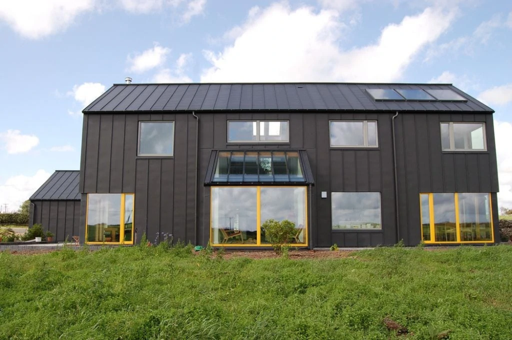 Rustic Passive House Barnd Eco-Friendly Barn Conversion with Stunning Rustic Charm