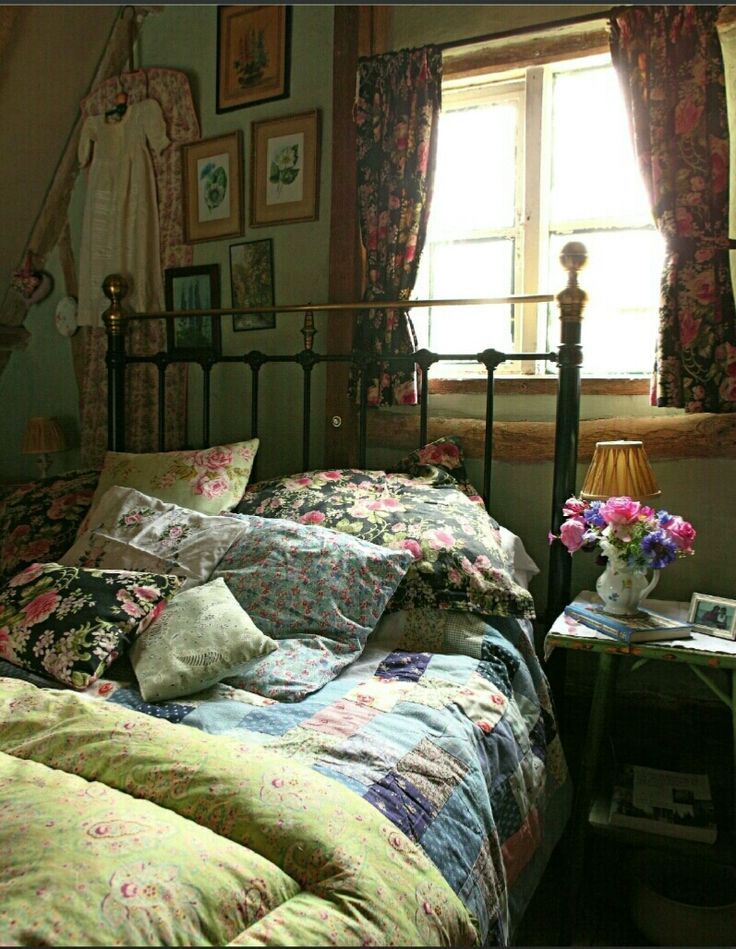 Sweet Vintage Bedroom Decor Elegant Old-Fashioned Bedroom Design Ideas