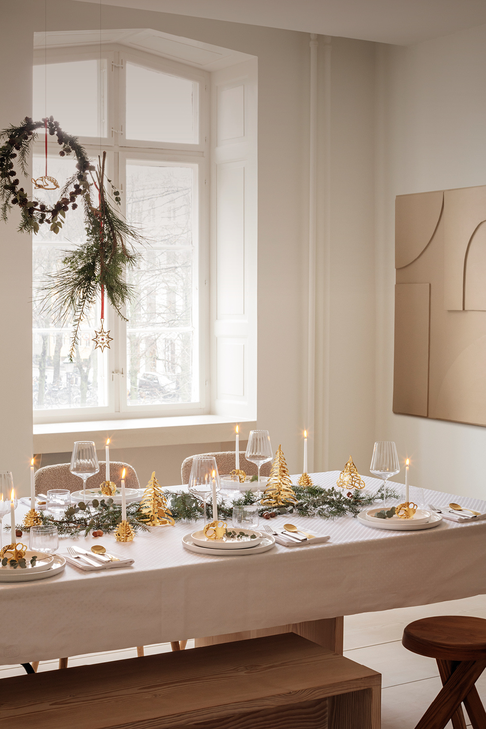 The Beauty of Christmas Ornaments and Tableware