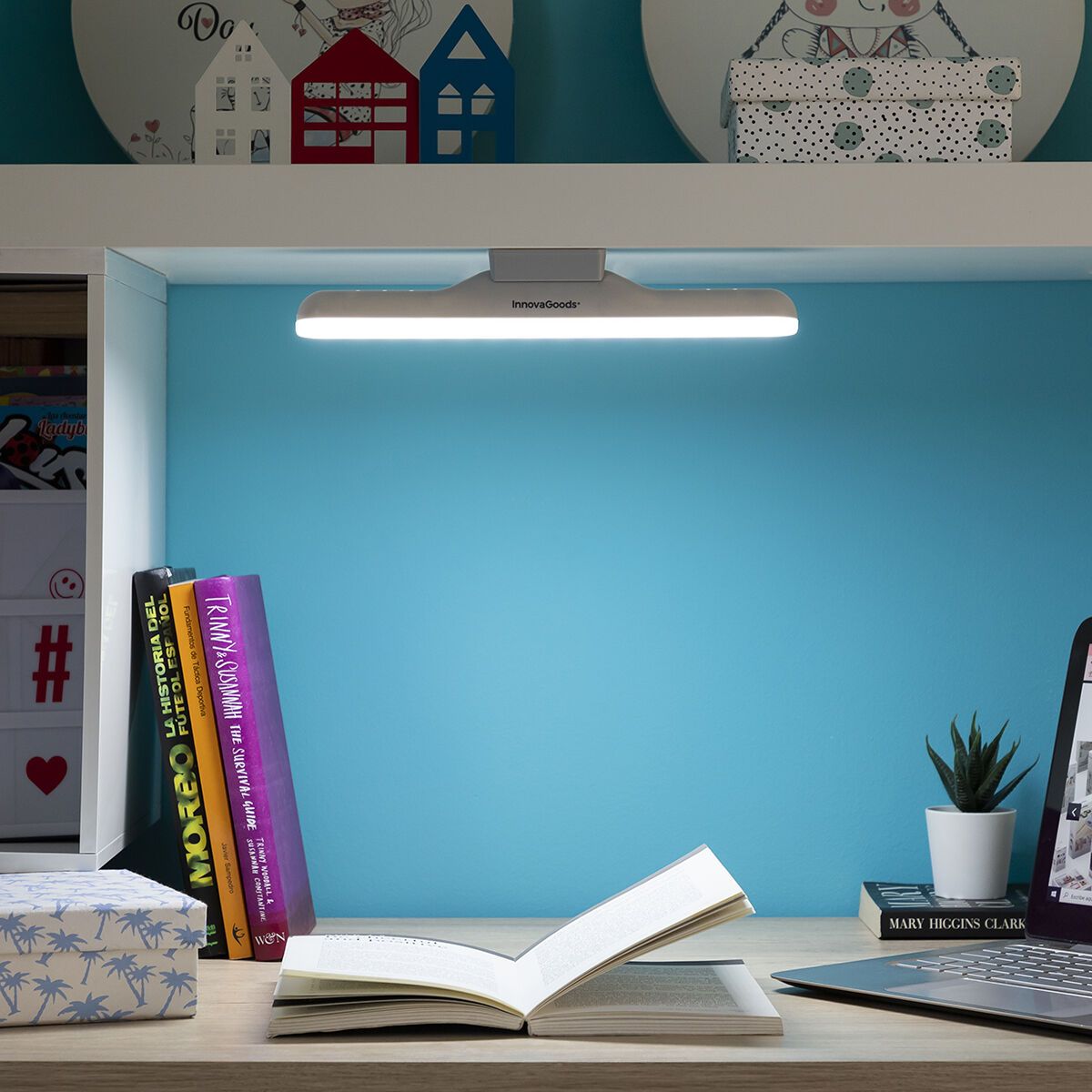 The Many Uses of a Versatile Magnetic Tack Lamp
