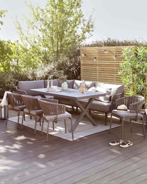 Top Outdoor Dining Area Furniture Options