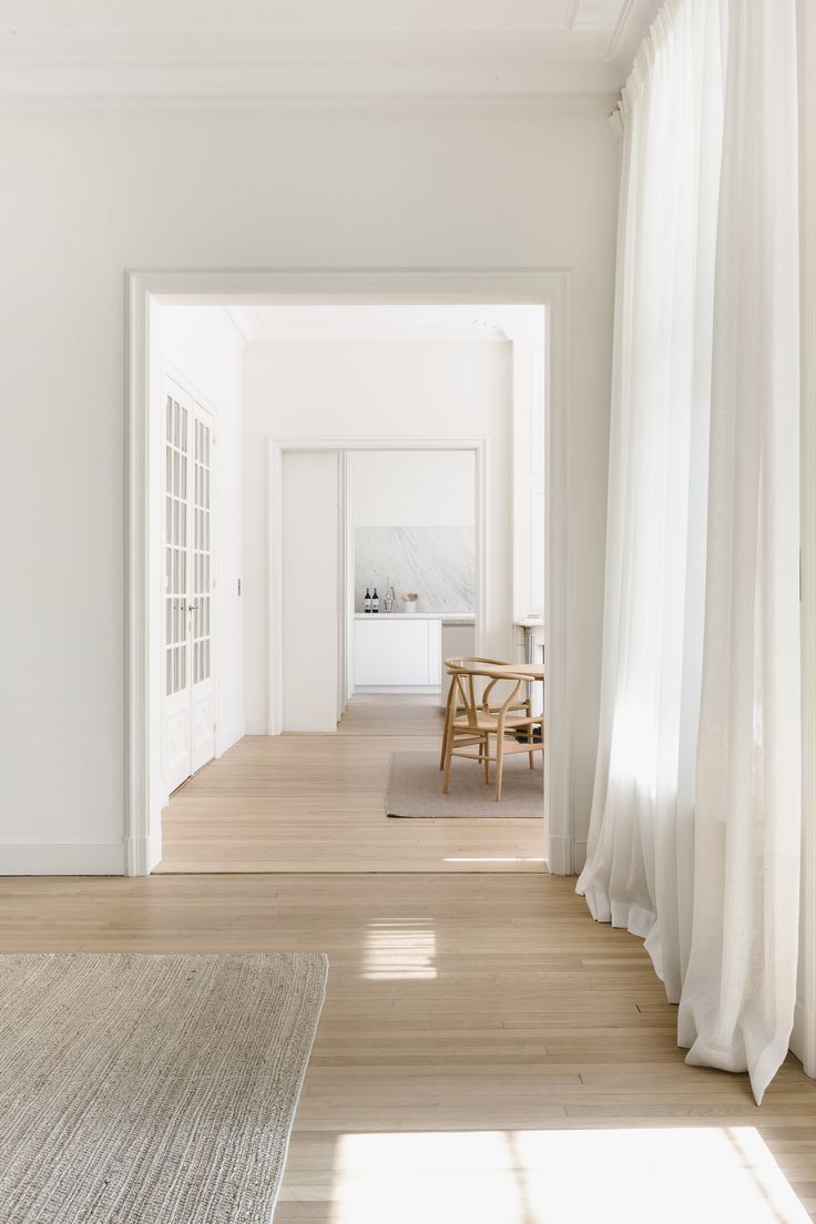 Tour the Stunning Minimalist White House Design