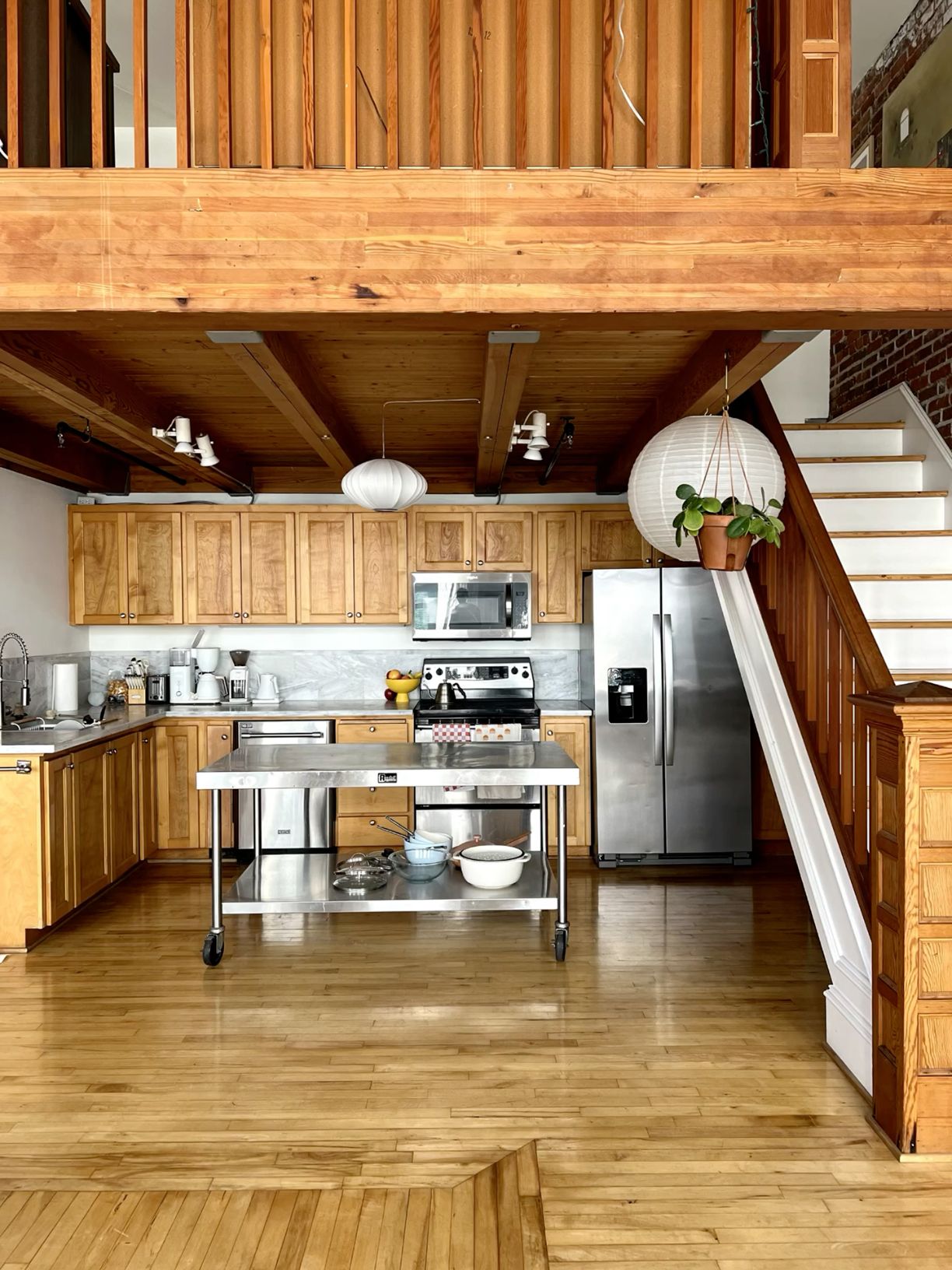 Traditional Coastal Style Kitchen Elegant Beach-Inspired Kitchen Design