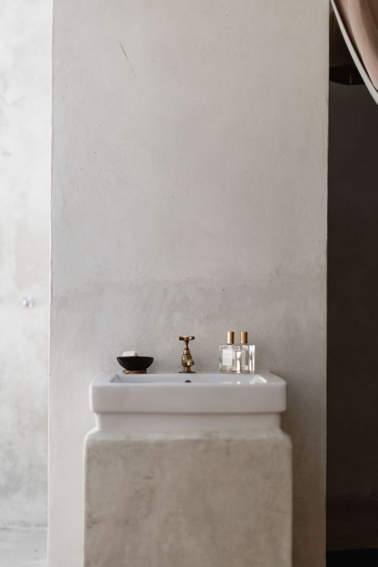 Vintage And Sculptural Bathroom Design Elegant Bathroom Design with a Timeless Twist