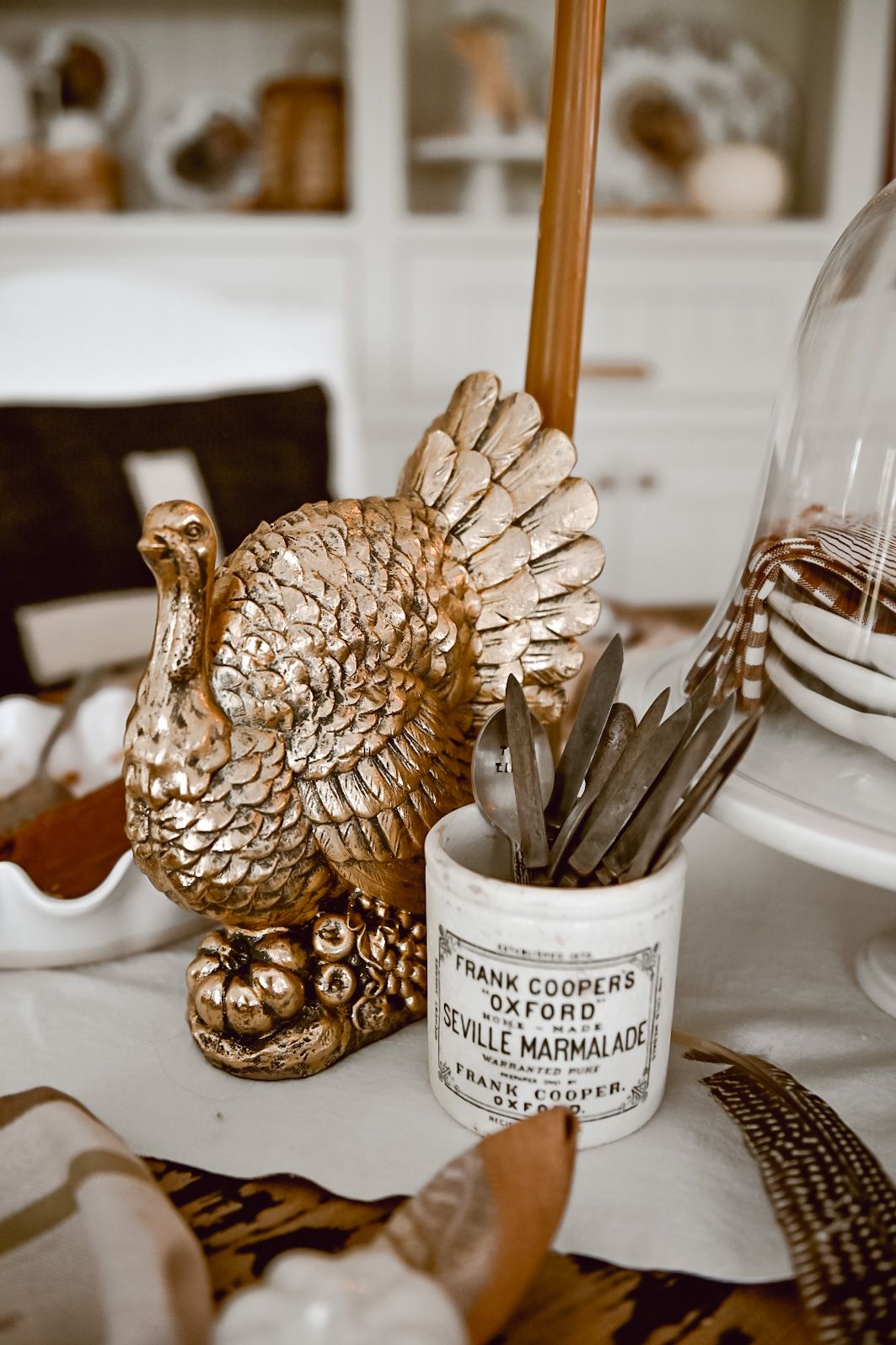 White Thanksgiving Decor Elegant and Chic Ways to Decorate for a White Thanksgiving