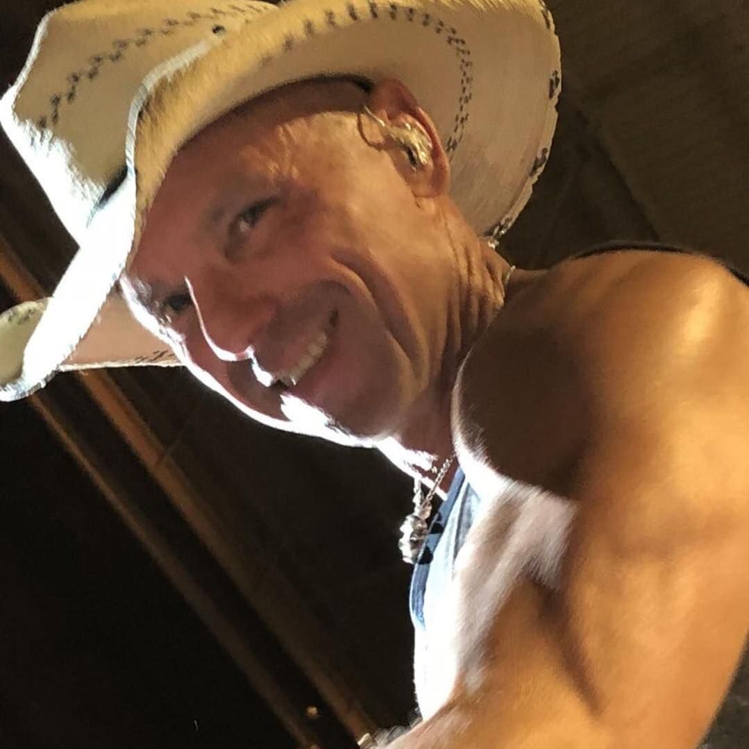 Kenny Chesney Charismatic Country Star