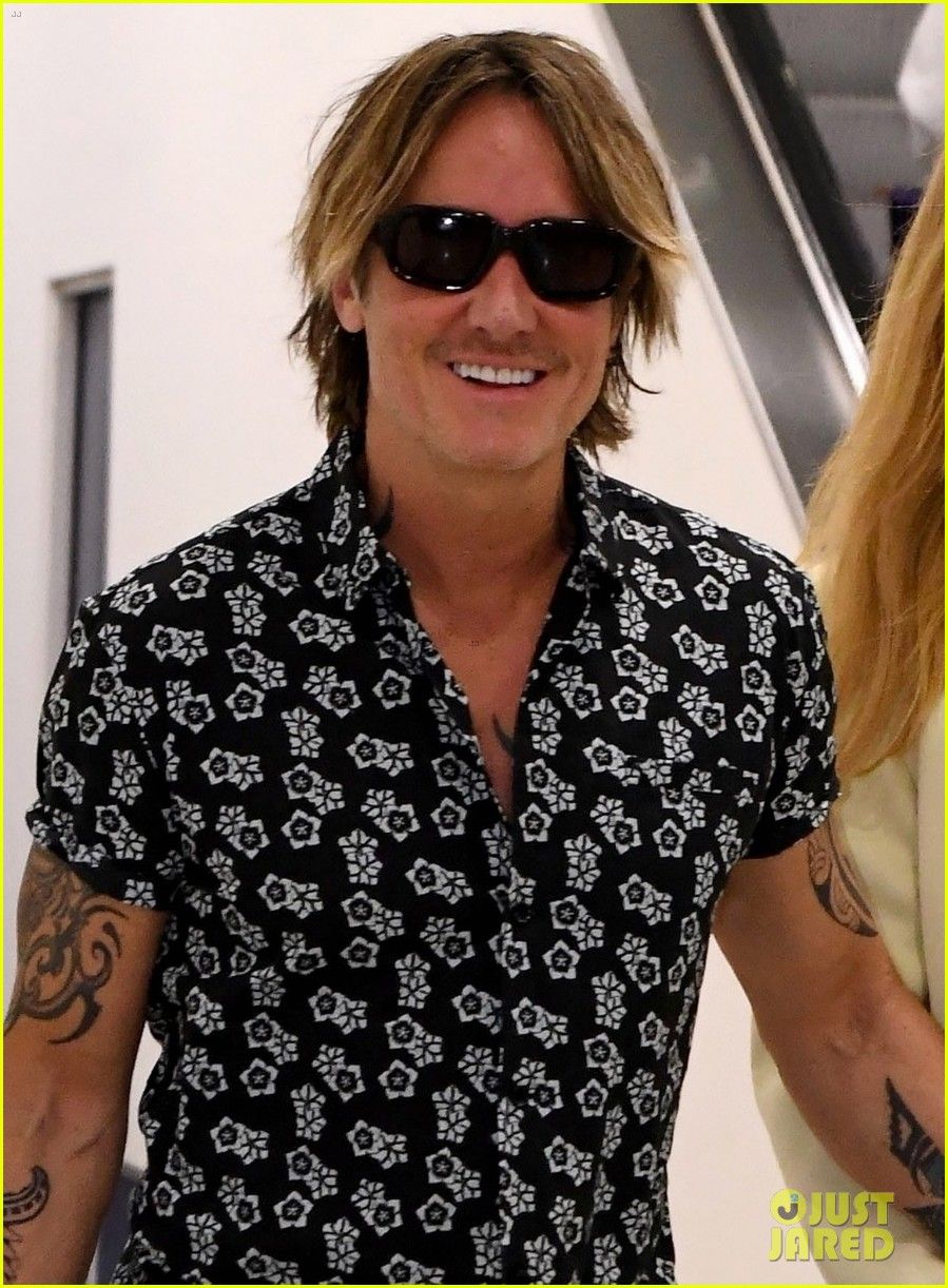 Keith Urban: A Multi-Talented Musician and Charismatic Performer