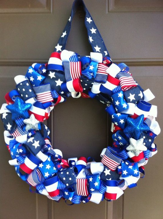 60 Amazing 4th July Wreaths For Your Front Door - DigsDi
