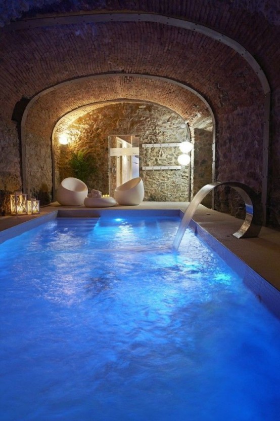 23 Amazing Indoor Pools To Enjoy Swimming At Any Time - DigsDi