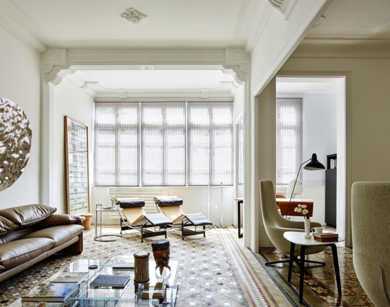Eye-Catchy Modern Apartment With Art Nouveau Touches - DigsDi