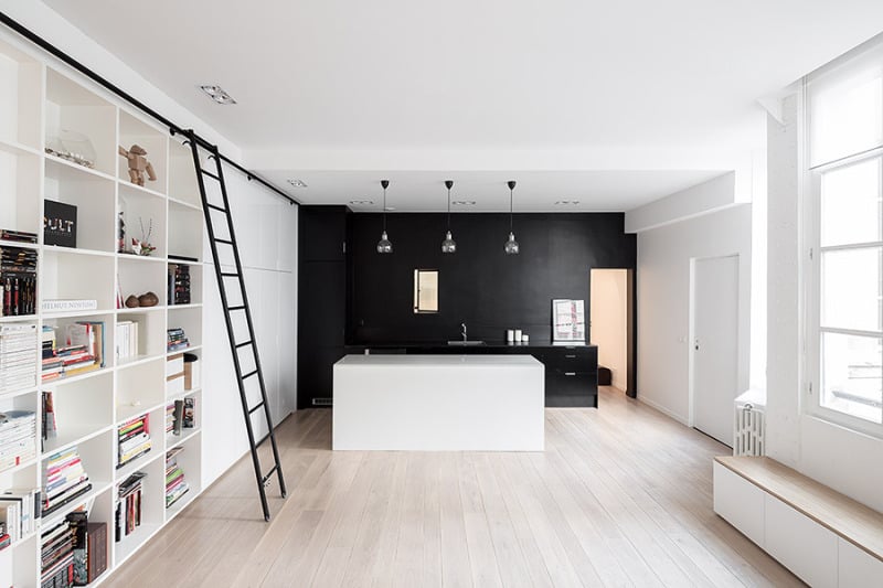 Chic Small Black and White Apartment in Par