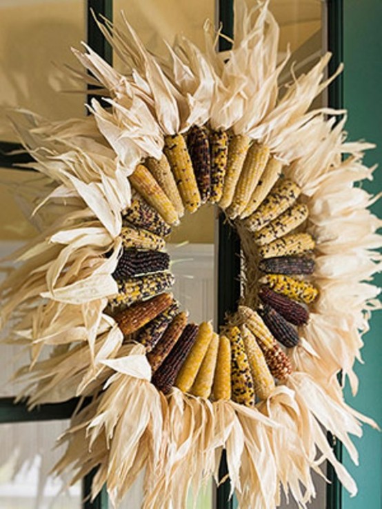 20 Cool And Colorful Thanksgiving Wreaths Ideas - DigsDi