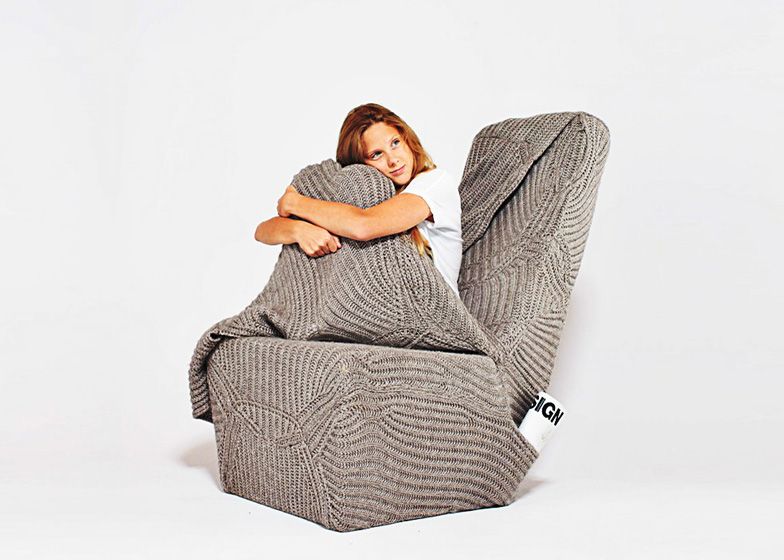 Cozy And Warm Armchair With A Woolen Blanket | Knusse stoel .