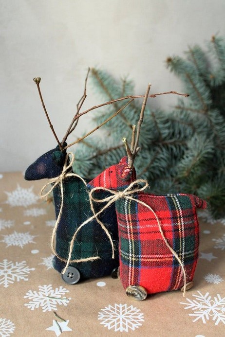 20 Cute Deer Decor Ideas For Cozy Christmas Spaces 03 - Artega