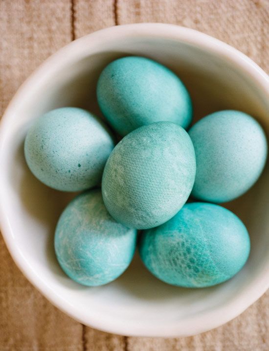 15 Decor Ideas Of Easter In Blue | DigsDigs blue eggs with lace .