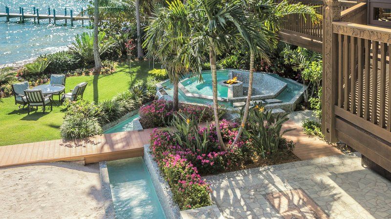 Why We Love It: This Florida Keys hot tub has something for .