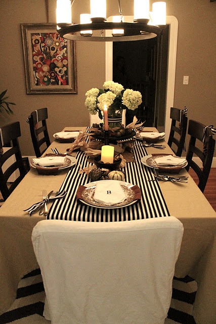 26 Elegant Black And White Thanksgiving Décor Ideas - DigsDi