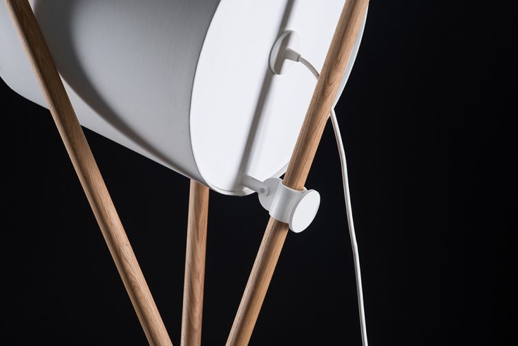 Flat-Pack Floor Lamp That Could Easily Be Reassembled - DigsDi